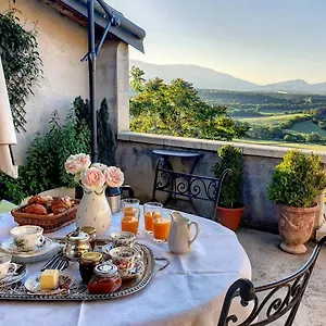Six Chandelles M'etaient Comptees B&B