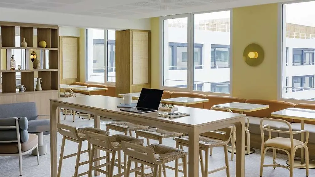 Okko Hotels Nice Aeroport 4*,